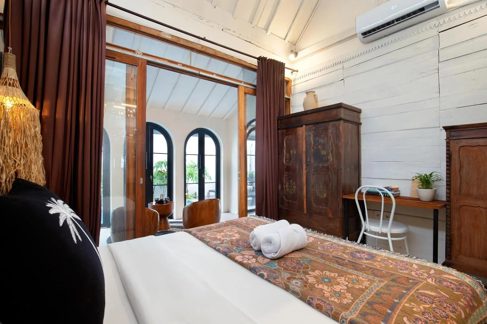 Batu Belig Canggu Beach House With Private Pool 0*, Canggu (Bali)
