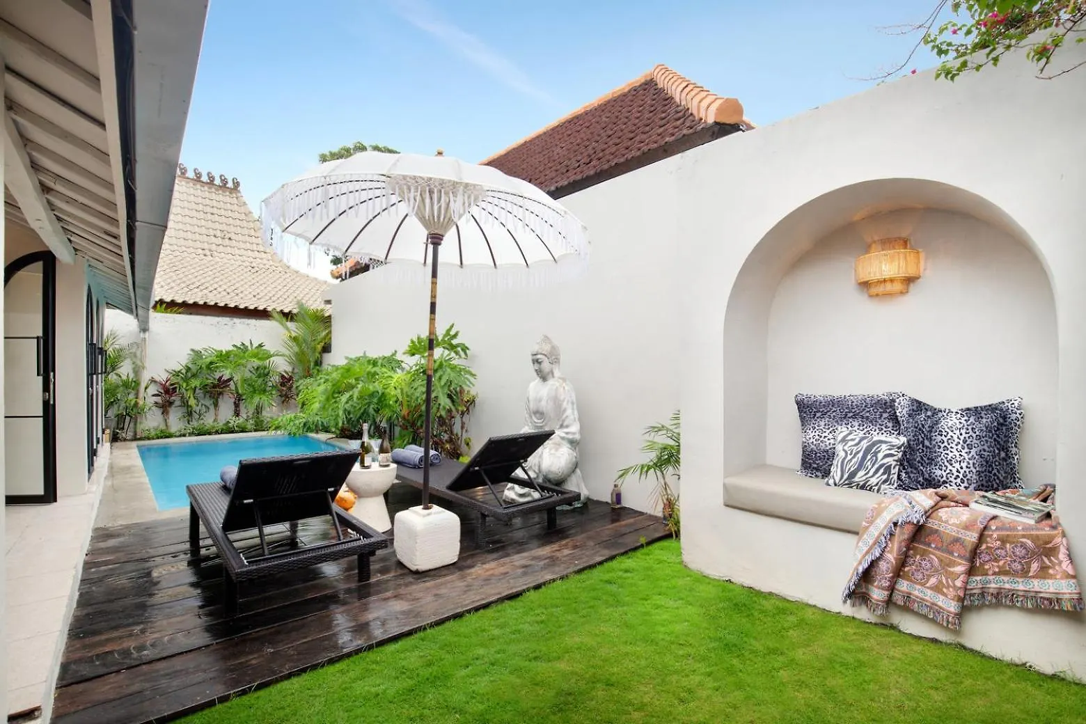 Batu Belig Canggu Beach House With Private Pool