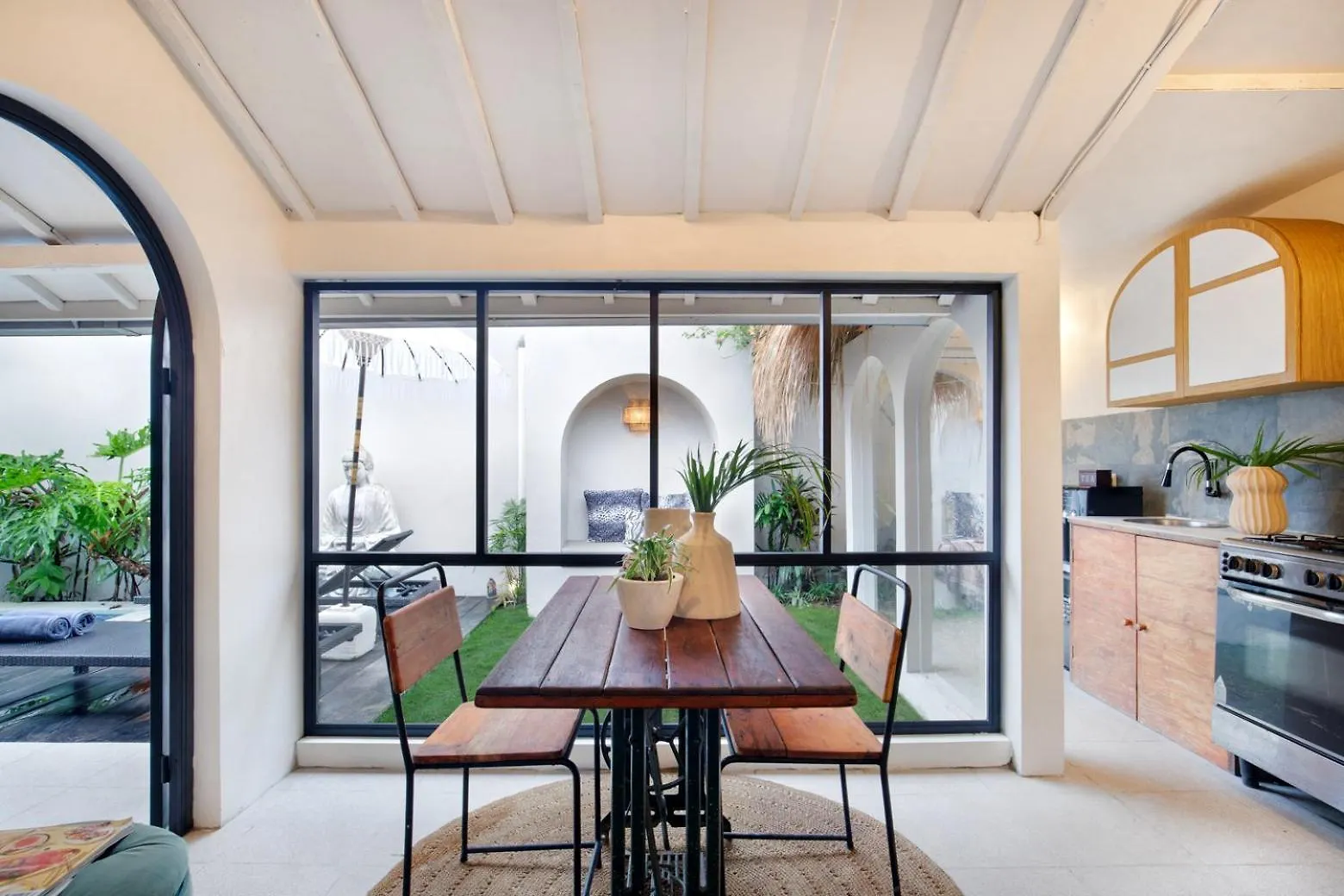 Batu Belig Canggu Beach House With Private Pool Villa